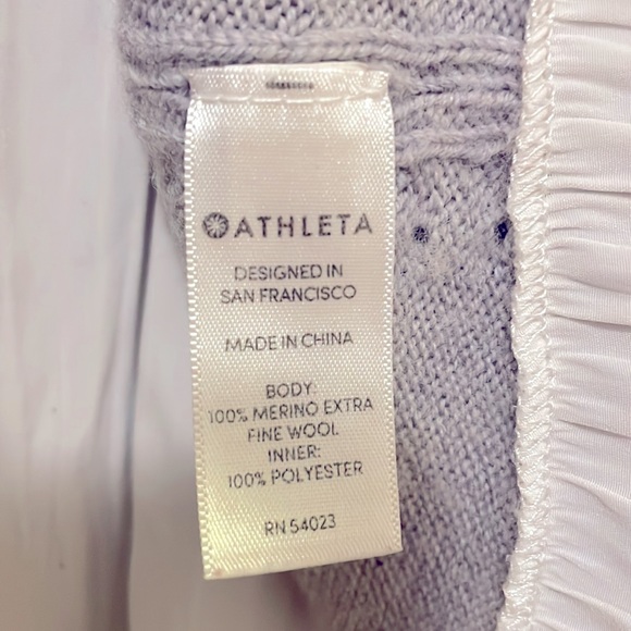 Athleta Itinerary top - Picture 4 of 5